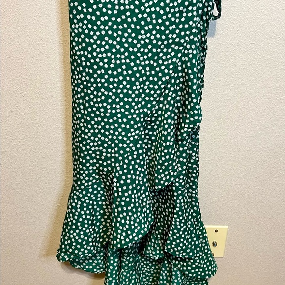 Aachoae Green Polka Dot Ruffle Dress. Ruffled short sleeve wrap dress Size XXL - Picture 2 of 7